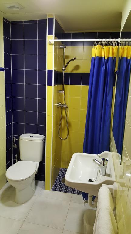 Hostal Residencia Catalina Palamós Exteriör bild