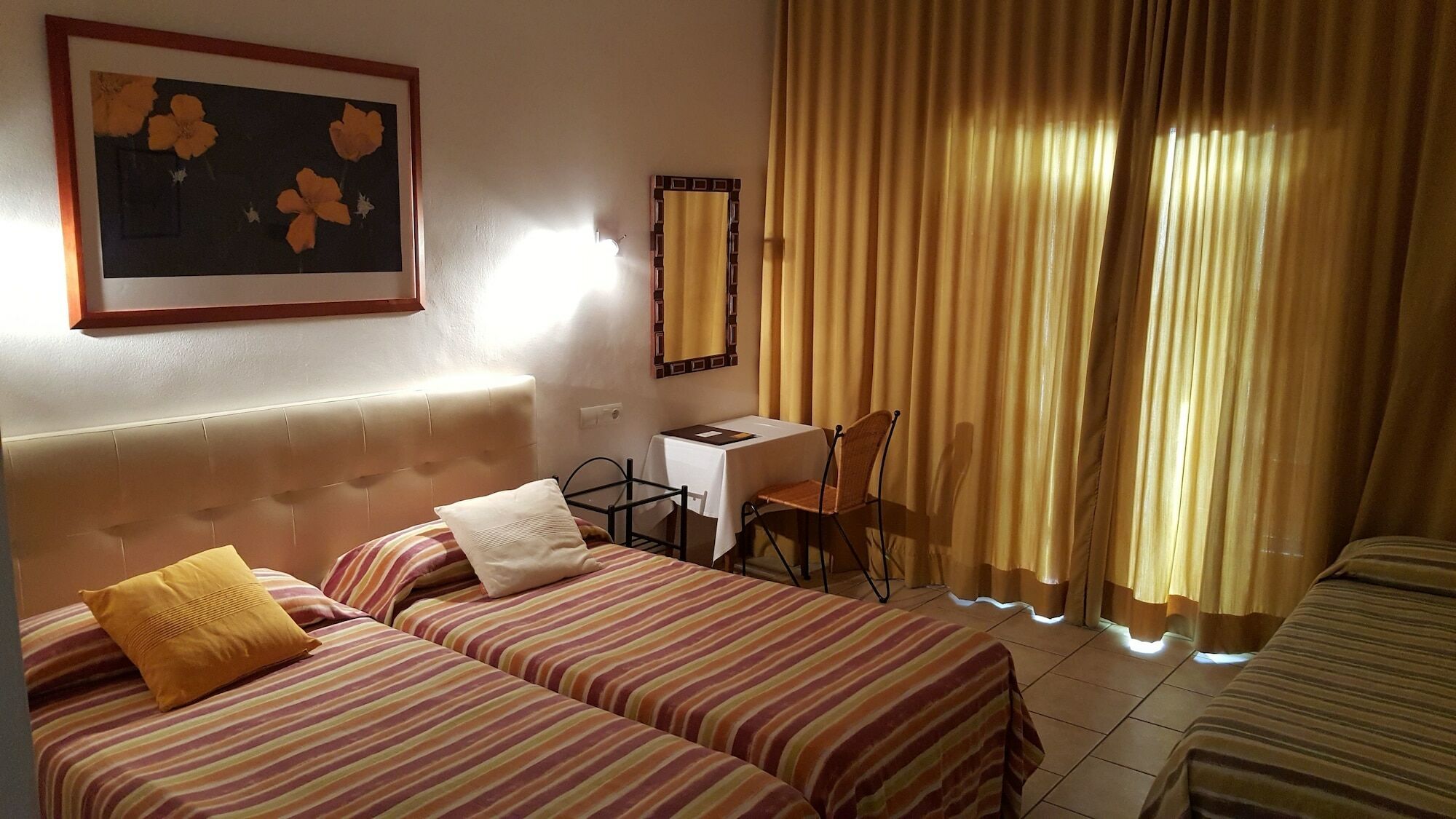 Hostal Residencia Catalina Palamós Exteriör bild